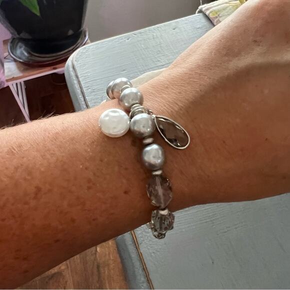 Beaded Stretch Bracelet - Picture 3 of 9